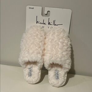 Nicole Miller Women's Soft Cream Slippers